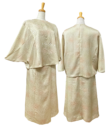 TO-53A　変型ドルマンスリーブブラウス　￥26,400　BO-7C　前タックスカート　￥22,000