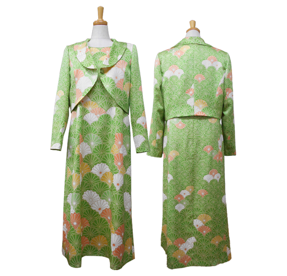 JK-8B　ショールカラーボレロ　￥33,000 OP-3C　袖なしミモレ丈ワンピース　￥35,200